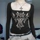 thumbnail image 1 of Top corto de punto vintage informal estampado para mujer, camiseta de manga larga con cuello cuadrado y hombros descubiertos, tops grunge estilo Harajuku, 1 of 6