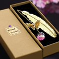 thumbnail image 1 of BR Marcapáginas con Pluma de Metal Dorado Mariposa 3D y Colgante de Cuentas Rosa, 1 of 5