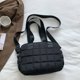 thumbnail image 1 of Bolso bandolera de moda de mano acolchados de gran capacidad para mujer (negro), 1 of 8