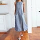 thumbnail image 2 of Vestidos midi suaves sin mangas con estampado de rayas de verano para mujer, vestidos de moda para mujer de lino sueltos con bolsillo hasta la mitad de la pantorrilla, cuello redondo, ropa informal de, 2 of 4
