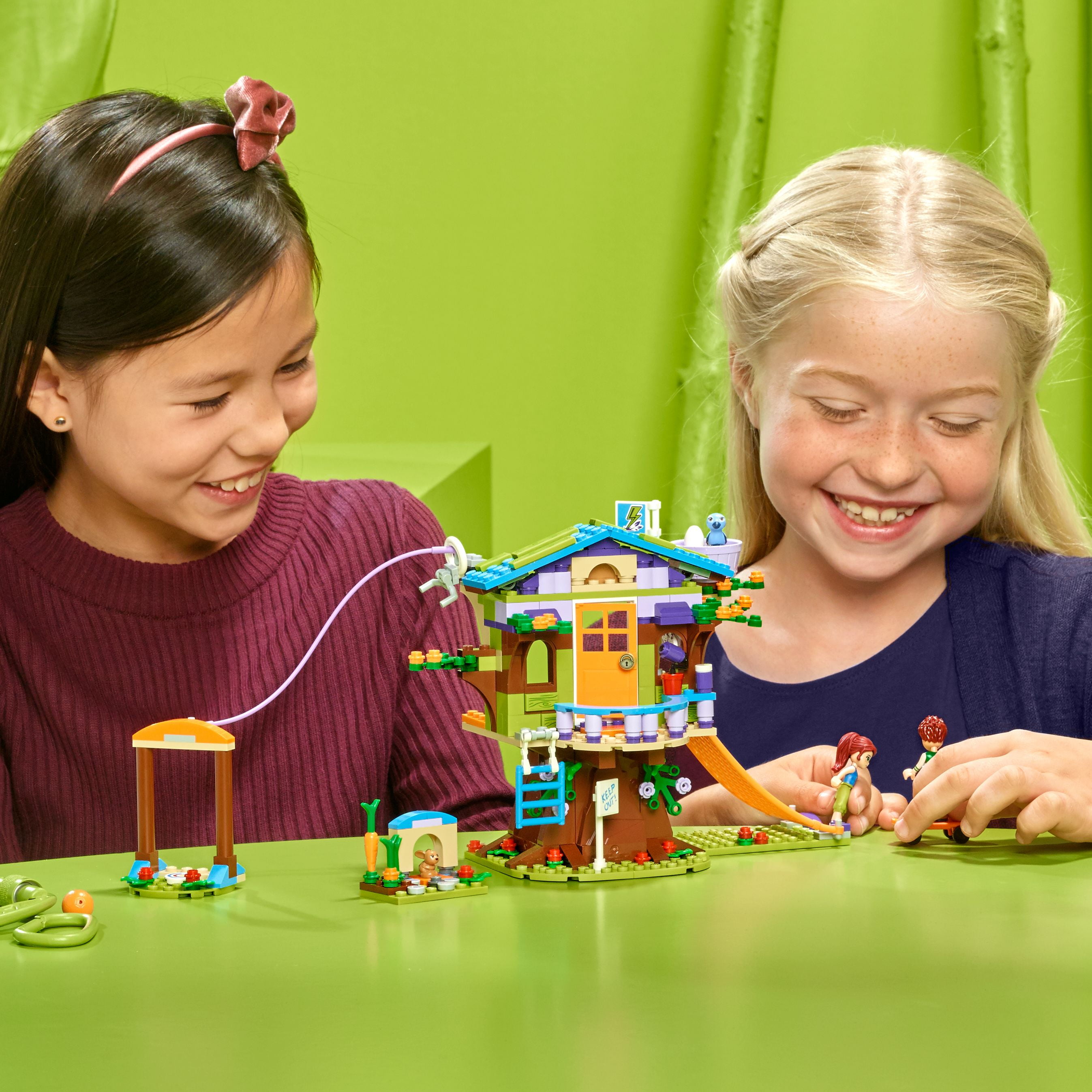 mia's treehouse lego