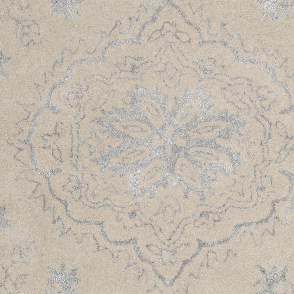 SAFAVIEH Glamour GLM533A Handmade Light Grey Rug