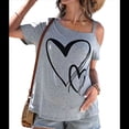 thumbnail image 2 of Camiseta de Mujer con Cuello Asimétrico, Corte y Estampado Gráfico, Corta. Gris XXL, 2 of 10
