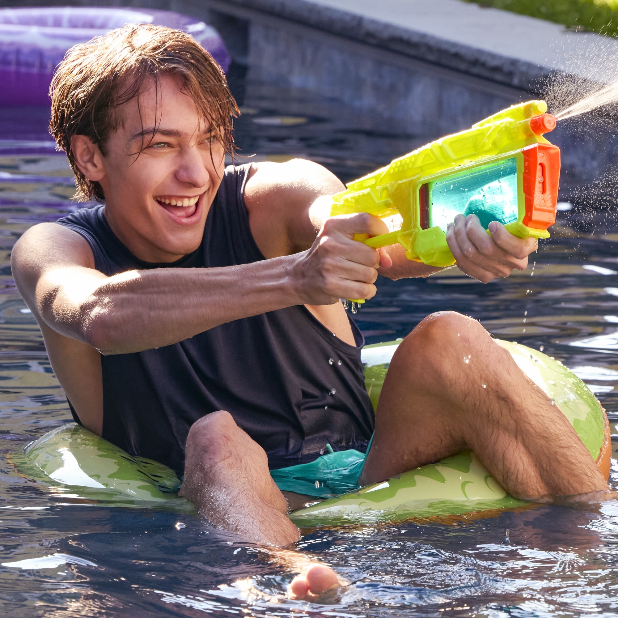 Nerf Super Soaker Dunk-Fill+ Water Blaster, Instant Fill 12.1 Fluid Ounce Tank, Water Toys, Outdoor Summer Toys, Backyard & Beach Fun, 6+