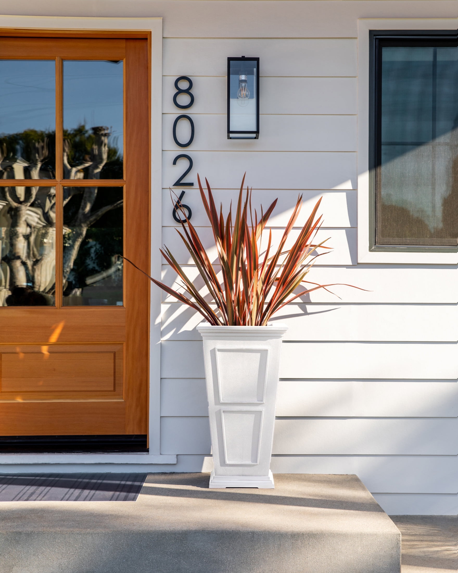 Veradek Brixton Tall 26" Plastic Planter - White