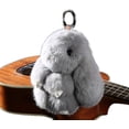thumbnail image 4 of ER Llavero - Gris Claro Felpa Conejito De Pascua Llave Pompón De Piel Suave Lindo Muñeco De Animal Esponjoso Juguete Niña Pequeño Regalo Mujer Monedero Adorno Bolsa Encanto Colgante De Coche oso de fresa Electrónica, 4 of 5