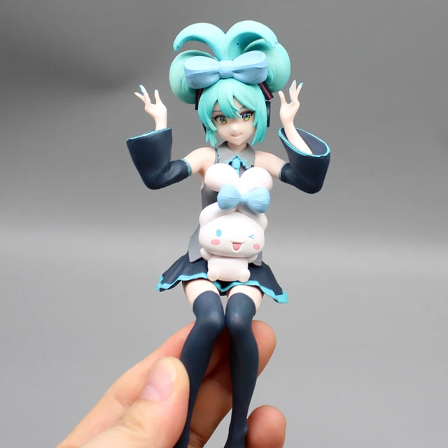 Figuras de Hatsune Miku X Cinnamoroll, modelos coleccionables periféricos de Anime, decoraciones decorativas, regalo Kawaii para niños, 17CM