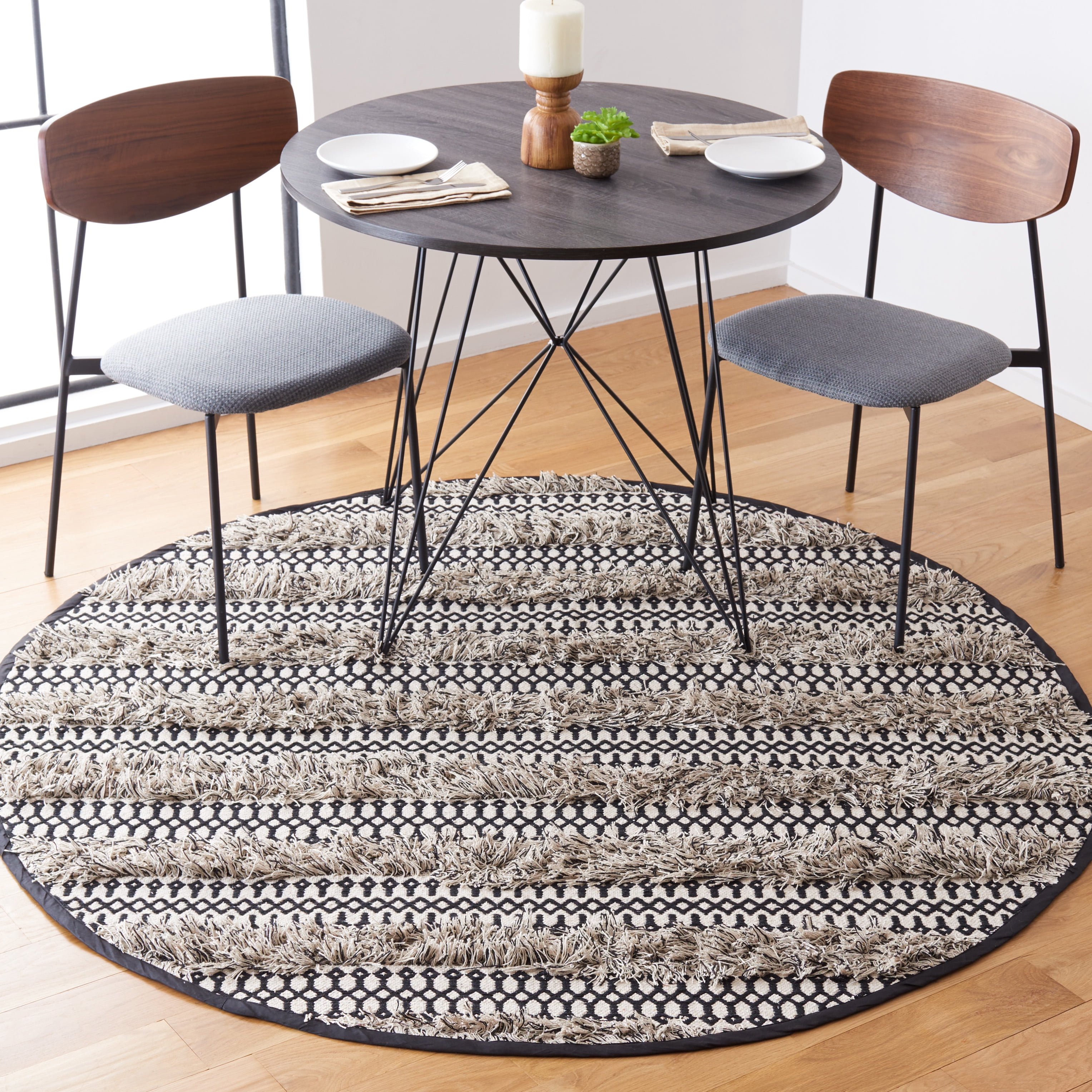 SAFAVIEH Natura Laird Geometric Cotton Area Rug, Black/Ivory, 6' x 6' Round