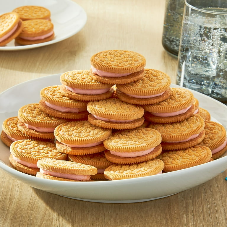 3 pack) Great Value Twist & Shout Strawberry Creme Sandwich