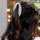 thumbnail image 5 of 4 pinzas para el pelo con forma de plátano, de moda, para sujetar el cabello con cola de caballo, de fuerte tensión, con forma de pez (2 unidades de oro y plata cada una), 5 of 5