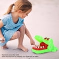 thumbnail image 2 of Juguete de cocodrilo con forma de boca para morder los dedos, divertido juego familiar, regalo para niños (verde), 2 of 10