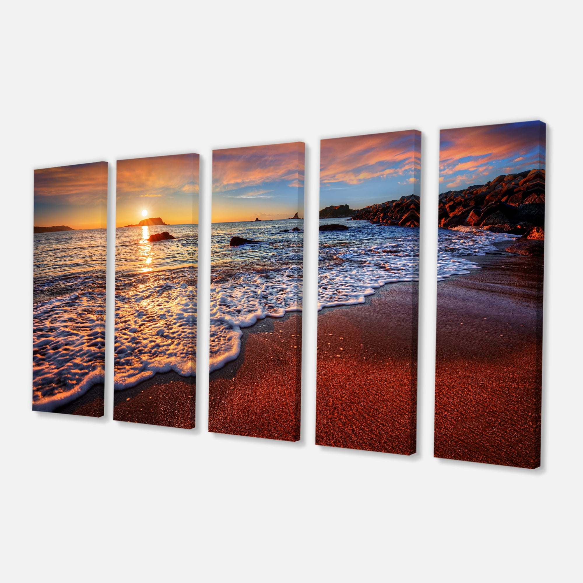 Designart 'Stunning Ocean Beach at Sunset ' Seashore Canvas Art Print