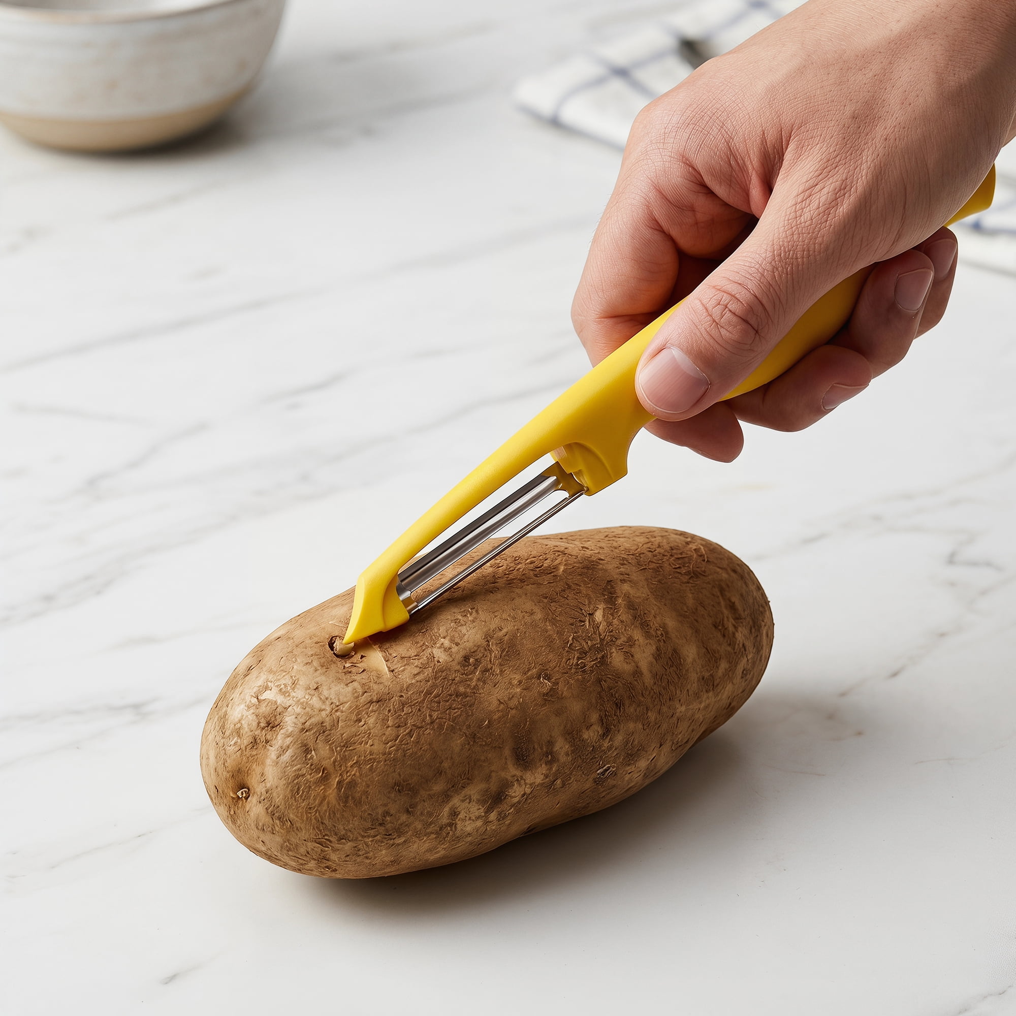 Unique Bargains Plastic Vegetable Peeler with Ergonomic Handle for Peeling Yellow 7.3x1 in
