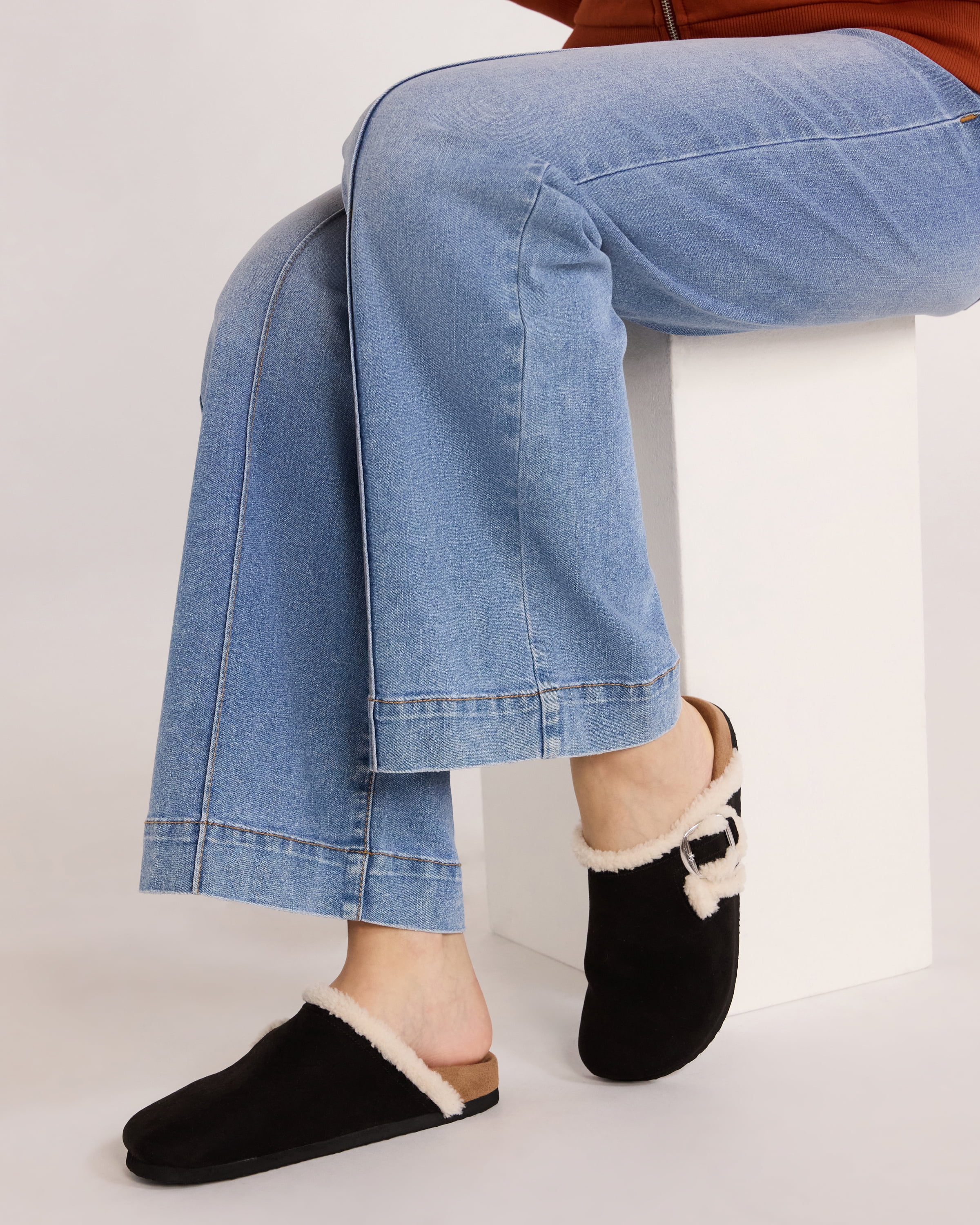 Time and Tru Women's Faux Shearling Cozy Buckle Clogs, Sizes 6-11