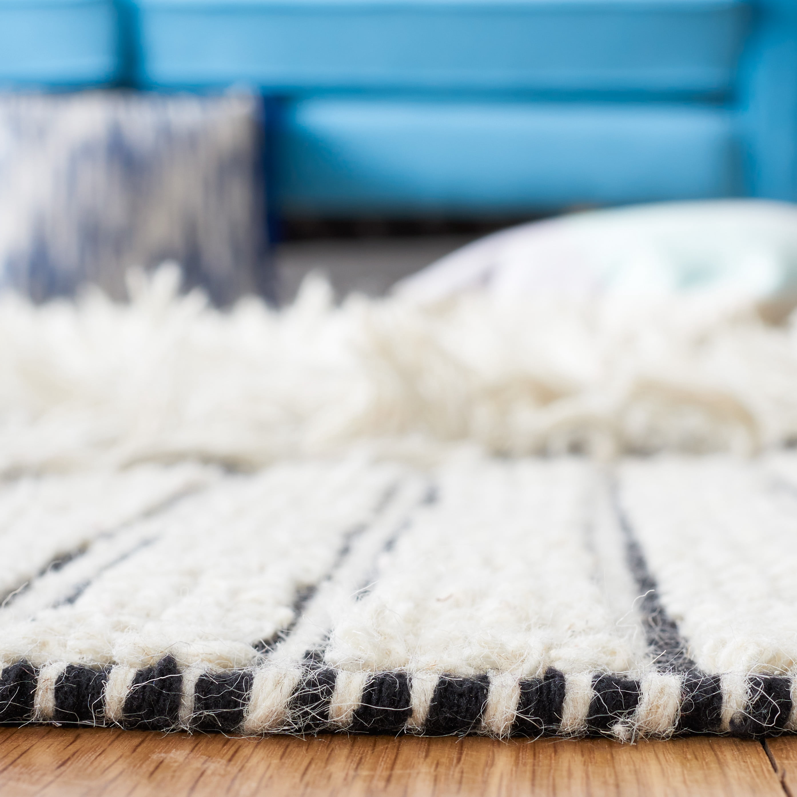 SAFAVIEH Vermont Winton Modern Area Rug, Ivory/Black, 8' x 10'