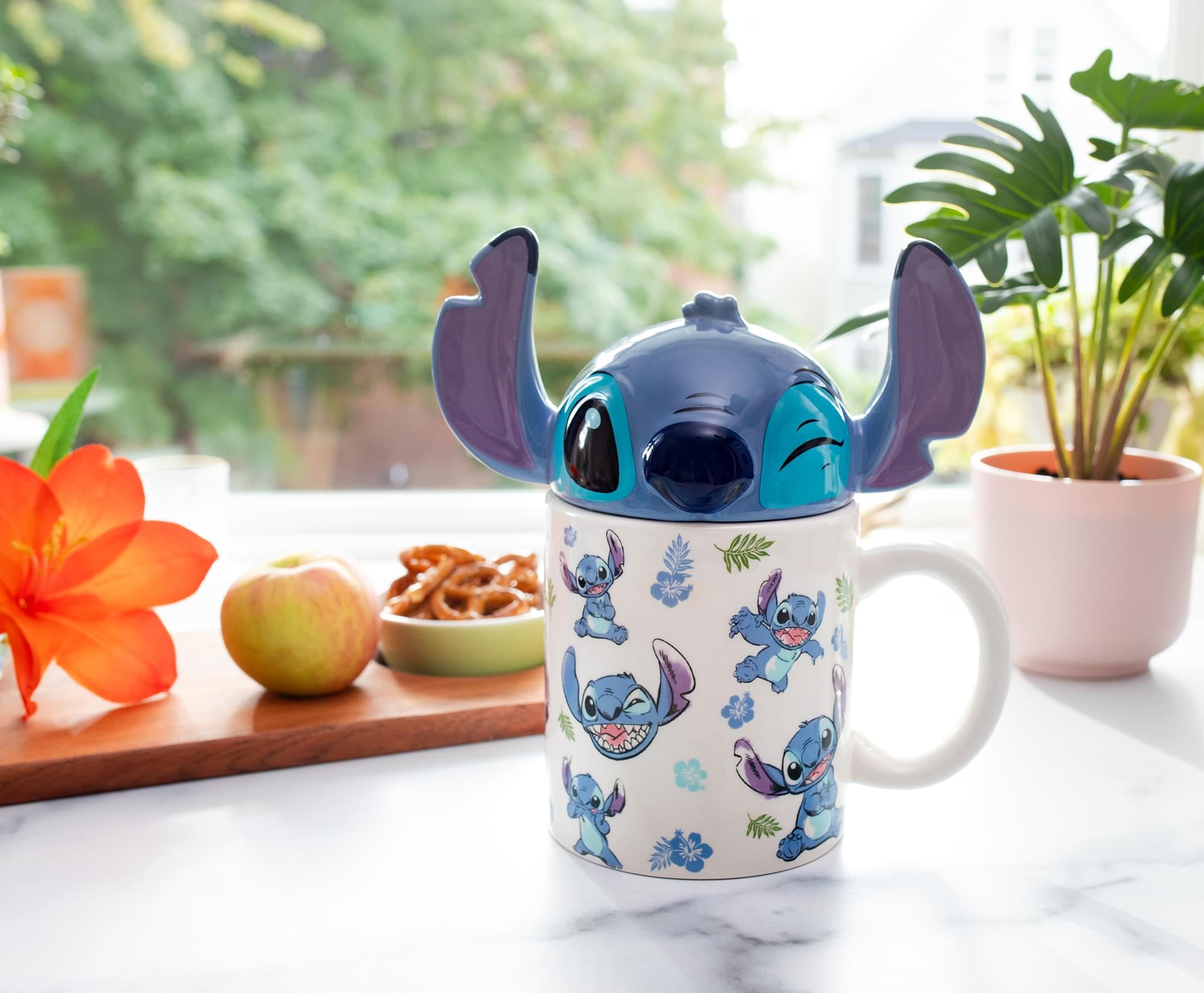 Bioworld Merchandising. Disney Lilo & Stitch 16 oz. Ceramic Mug