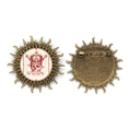 thumbnail image 1 of Pin de gancho de metal vintage Unbranded Clubes Corona Roja esqueleto patron de poker, 4.5 cm, 1 of 3