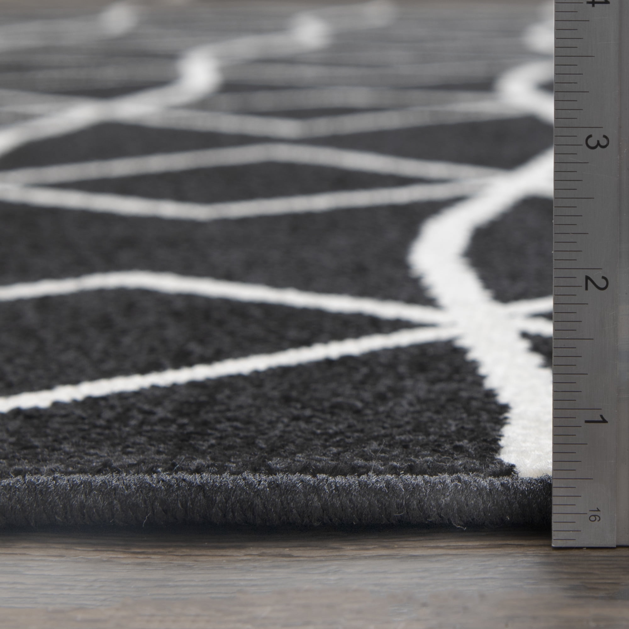 Loomaknoti Terrace Tropic Tamariez 2' x 3' Geometric Indoor/Outdoor Runner Rug , Black/White