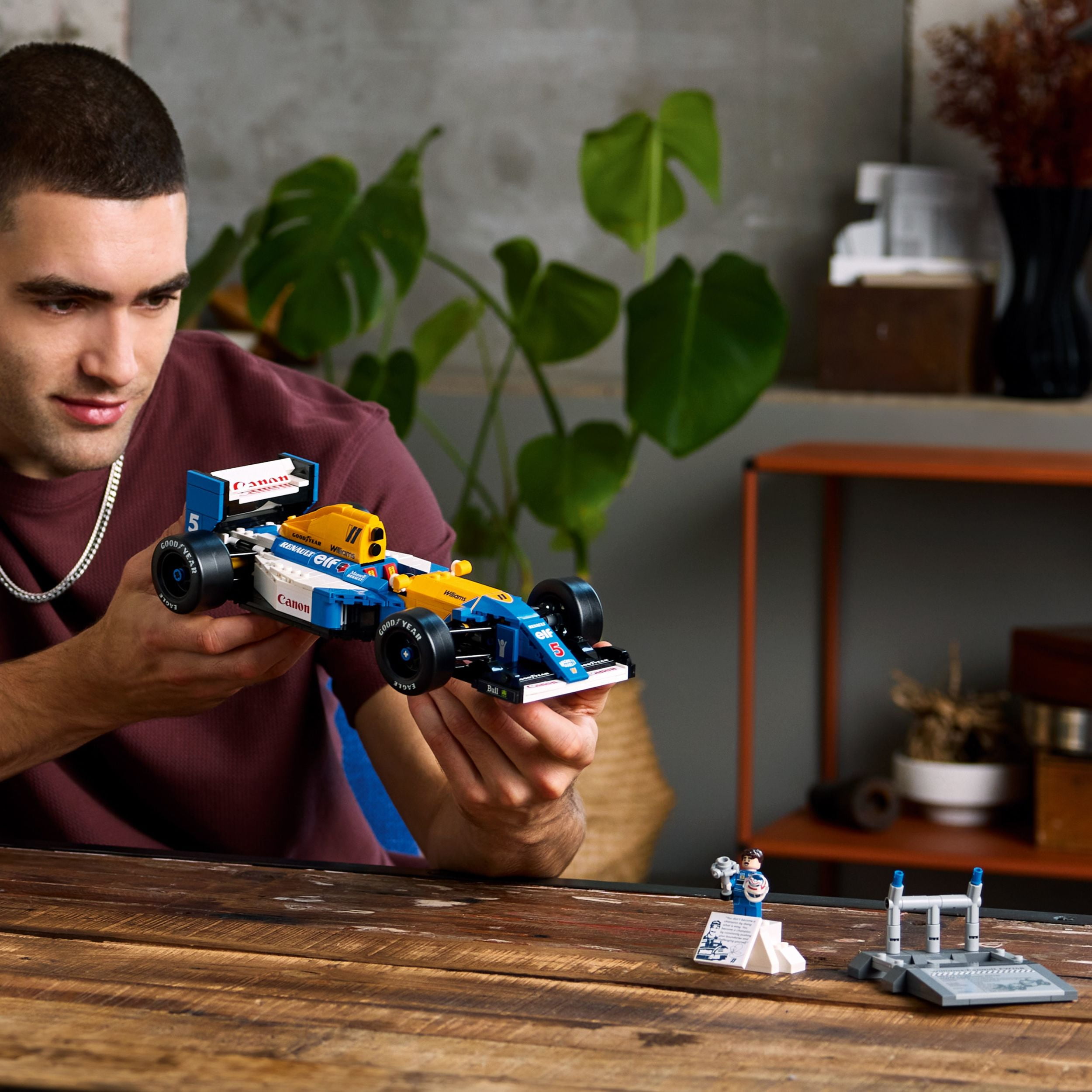 LEGO Icons Williams Racing FW14B & Nigel Mansell F1 Model Car Kit - Building Set for Adults, Ages 18+ - F1 DIY Craft for Display - Gift Idea for Fans of F1 - 10353, LEGO Williams Racing FW 10353