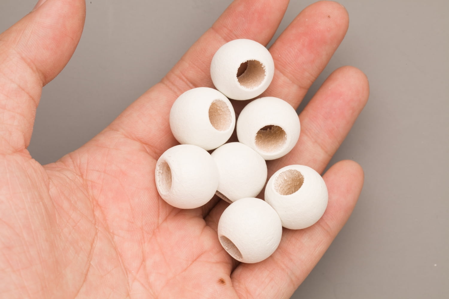 White Wood Beads Round 20mm Sold Per Pkg Of 40 Beads