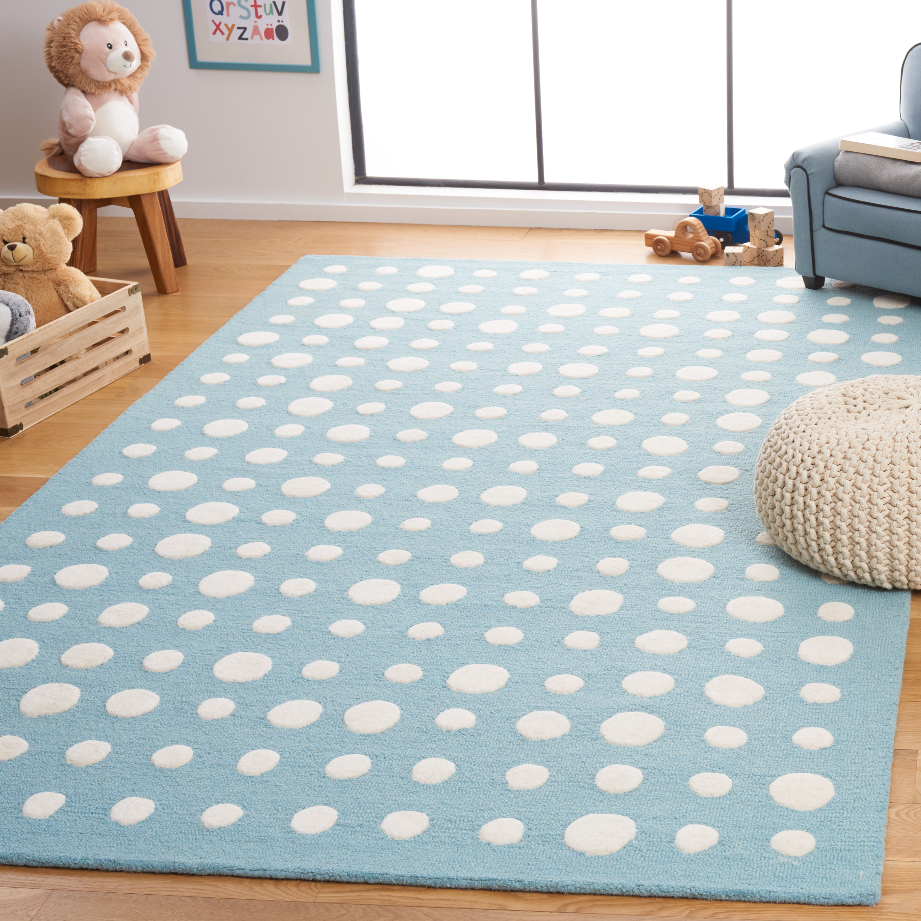 SAFAVIEH Kids Neutral Polka Dots Area Rug, Blue/Ivory, 5' x 5' Square