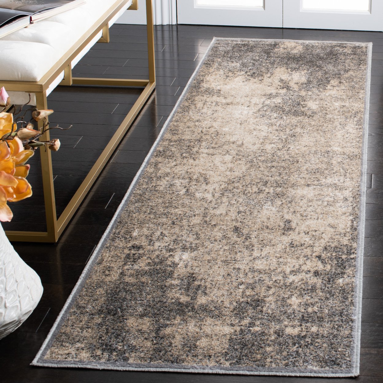 SAFAVIEH Atlas Elsie Distressed Area Rug, Charcoal/Grey, 5'3" x 7'7"