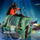 thumbnail image 4 of Adorno de acuario con cofre del tesoro y buzo flotante, decoración interactiva con burbujas de aire y cadena, ideal para peceras de agua dulce o salada., 4 of 7