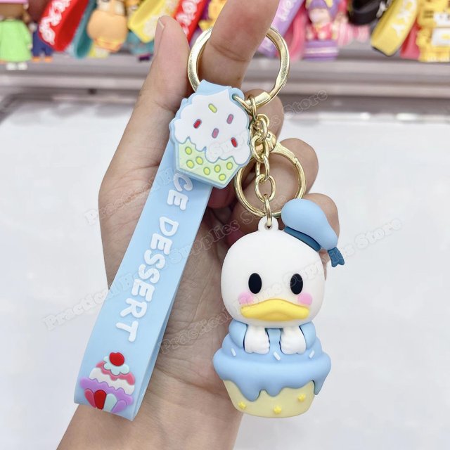 LLavero de Mickey Mouse de Disney para niños, llaveros de dibujos animados de helado, figura de niño y niña, llavero de Minnie Donald y Daisy, modelo de llavero para niños, regalos de navidad