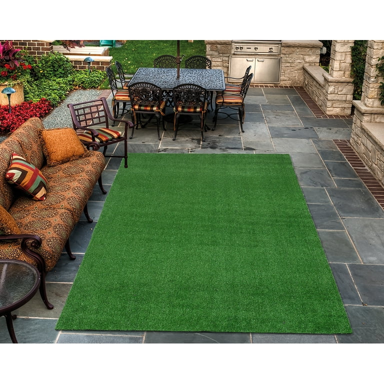 The Guide to Turf Rugs to Decorate Your Backyard or Go Camping With