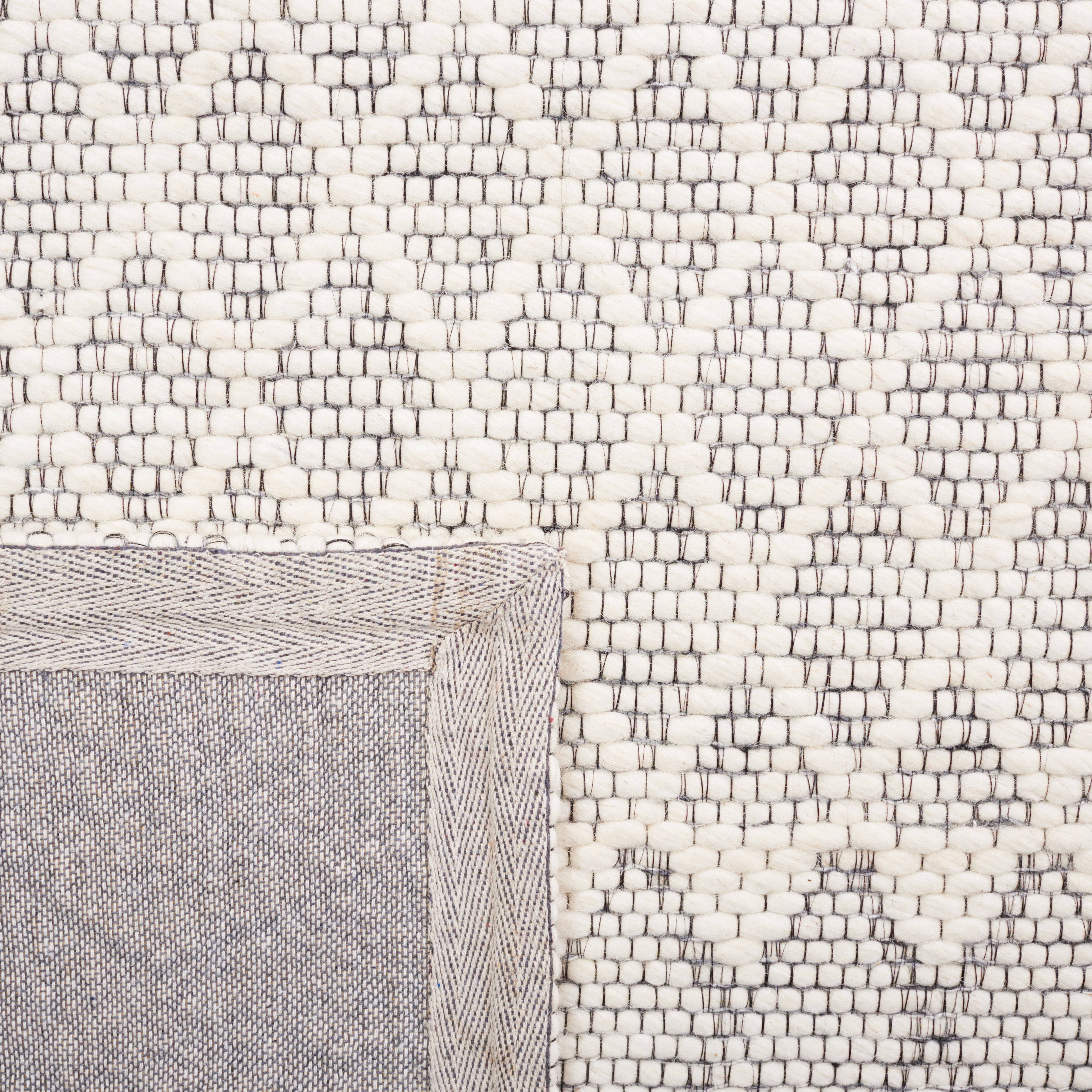 SAFAVIEH Marbella Raschelle Diamond Area Rug, Ivory, 4' x 6'