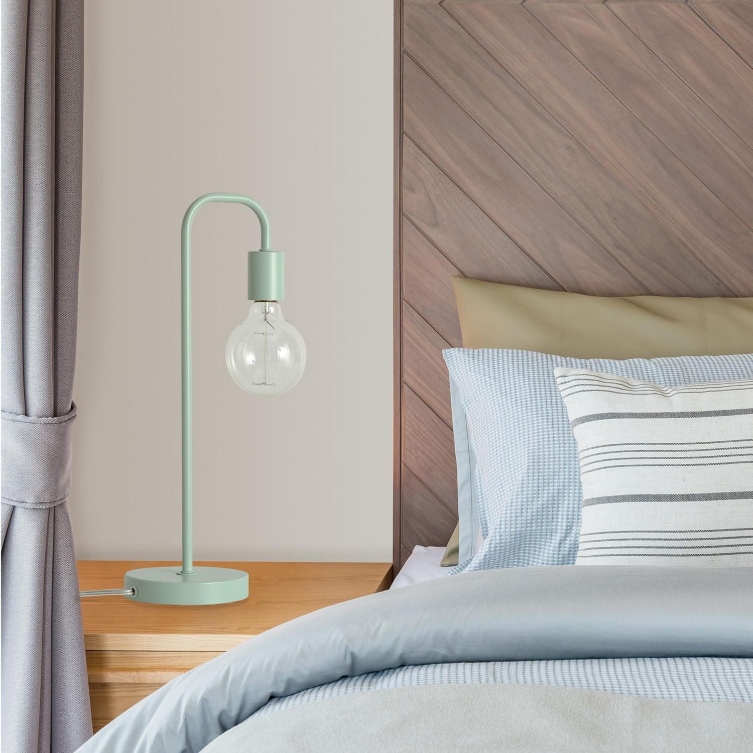 Lampe de table de 18 po Holden, menthe pâle mat