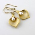 thumbnail image 4 of Europa y los Estados Unidos fresca y elegante nueva moda personalizada flor de herradura Flor Flor Flor moda temperamento pendientes de mujer, 4 of 6