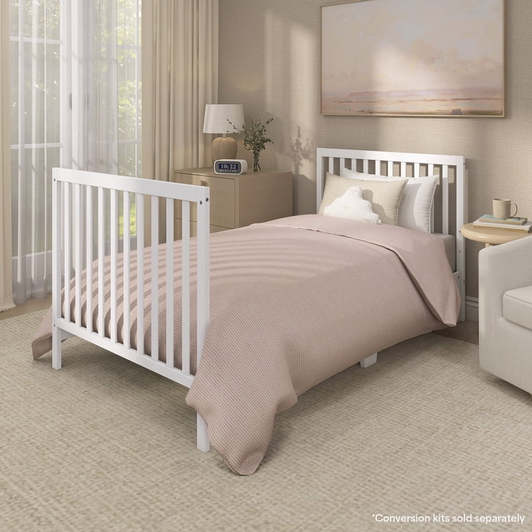 Dream On Me Edgewood Convertible Mini Crib & Mattress in White Dream On Me Edgewood Convertible Mini Crib & Mattress in White