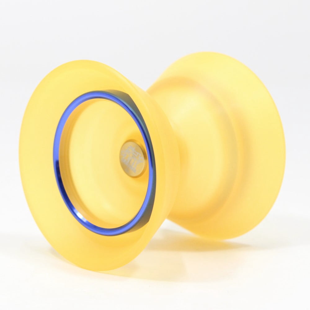 C3yoyodesign Flawless Air Yo-Yo - Light Weight Off String - Rei Iwakura Signature YoYo (Transulent Orange with Blue Ring Gebin Edition)