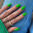 thumbnail image 1 of Prensa de ataúd corto verde en las uñas Clavos de ataúd mediano Prensa en las uñas Pegamento en las uñas Uñas postizas cortas para mujeres Bailarina Forma de T Uñas postizas acrílicas Uñas de gel natu, 1 of 1
