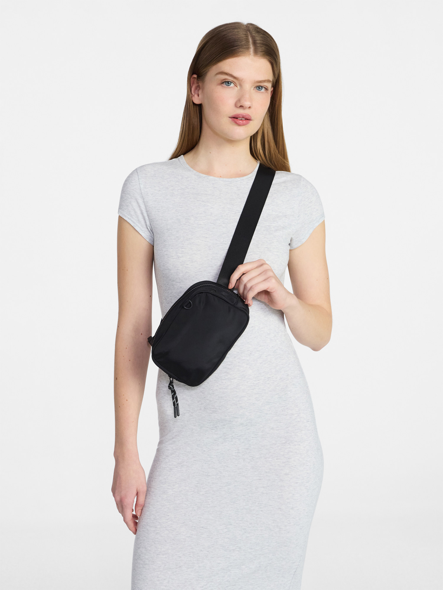 No Boundaries Women's Hands-Free Fanny Pack photo 5