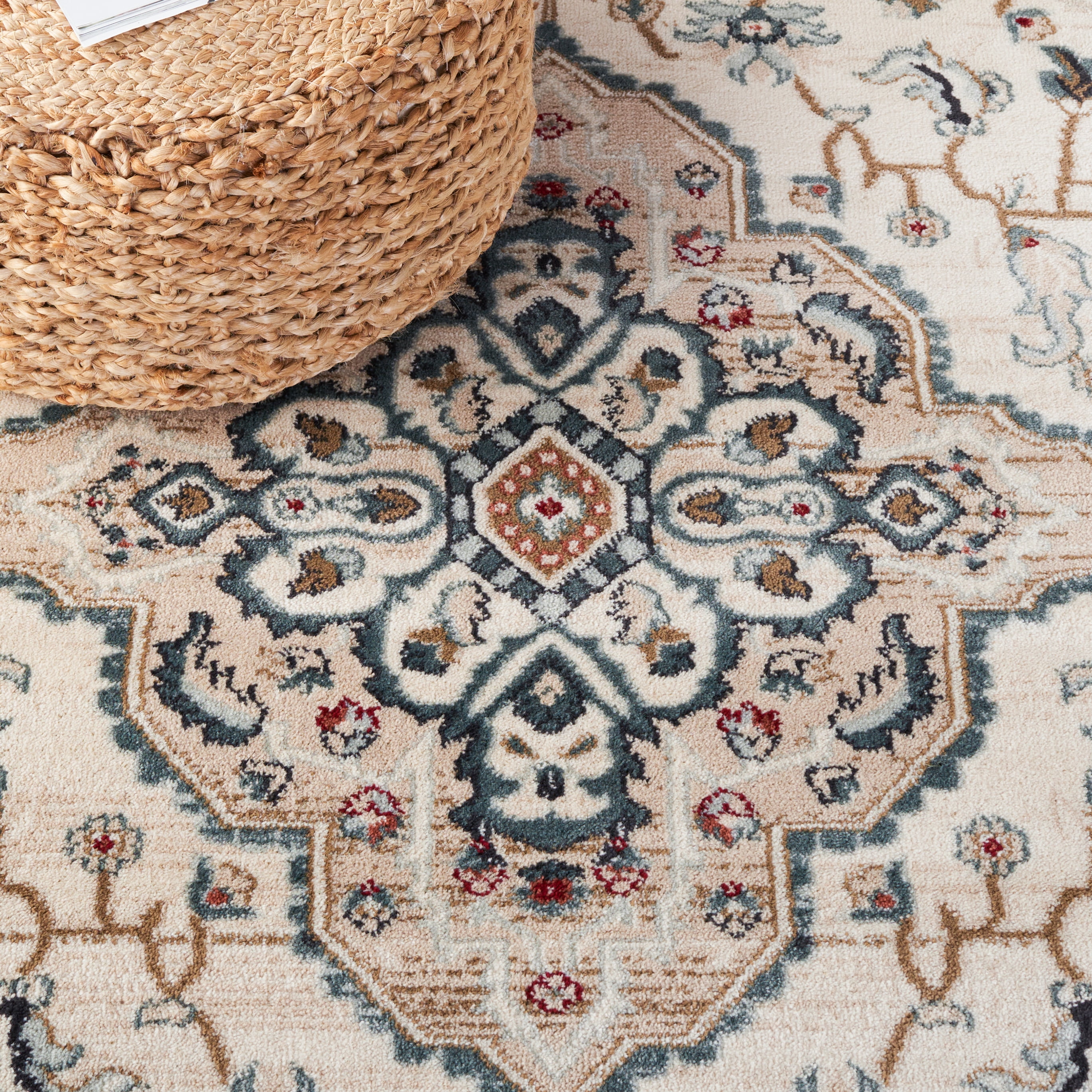 Safavieh Lyndhurst Idella Floral Runner Rug, Cream/Beige, 2'3" x 10'