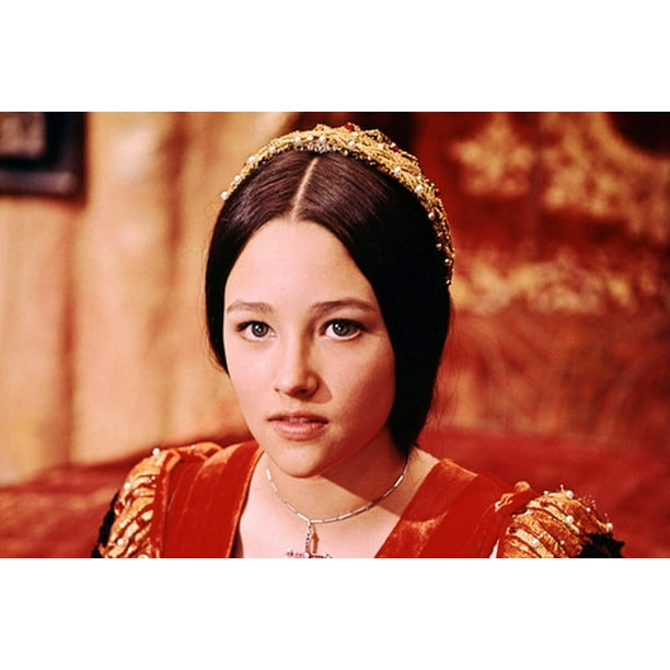 Olivia Hussey In Romeo And Juliet 24x36 Poster Walmart Com Walmart Com