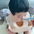thumbnail image 4 of Alimentar Al Bebé Suave Del Silicón De La Prenda Impermeable Del Babero Del Niño Que Come El Babero Con El Bolsillo Del Colector De La Comida Para El Niño, 4 of 5