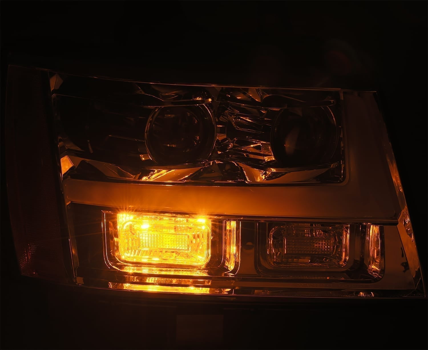 AlphaRex 07-14 Chevrolet Tahoe/Suburban/07-13 Avalanche MK II PRO-Series Halogen Projector Headlights Chrome