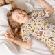 thumbnail image 5 of Fotbe UAE Travel1 Pijama Estampada de 2 Piezas para Niños – Ropa de Dormir de Manga Corta Cómoda para Niños y Niñas, Camiseta y Shorts de Algodón-Medium, 5 of 6