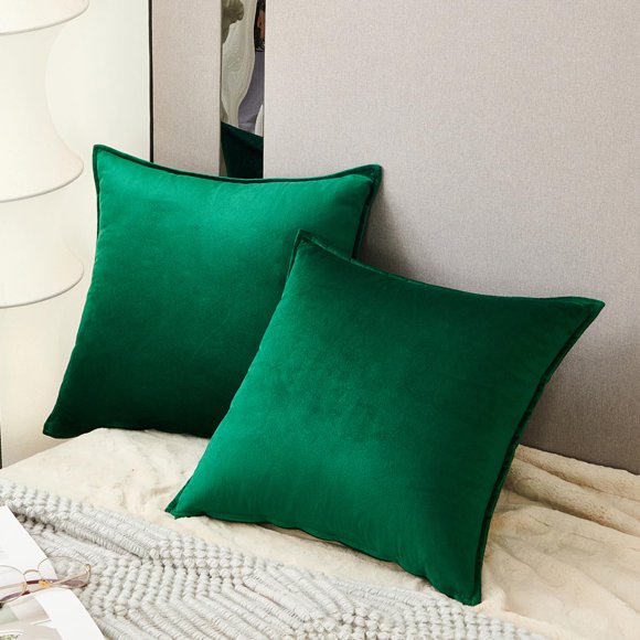 Hyseas Set Of 2 Velvet Throw Pillow Cover - Elevate Your Decor With Luxurious Elegance And Comfort - 20 X 20-Inch Square Christmas Green Ideal For Living Room Bedroom Sofa Rv And Car