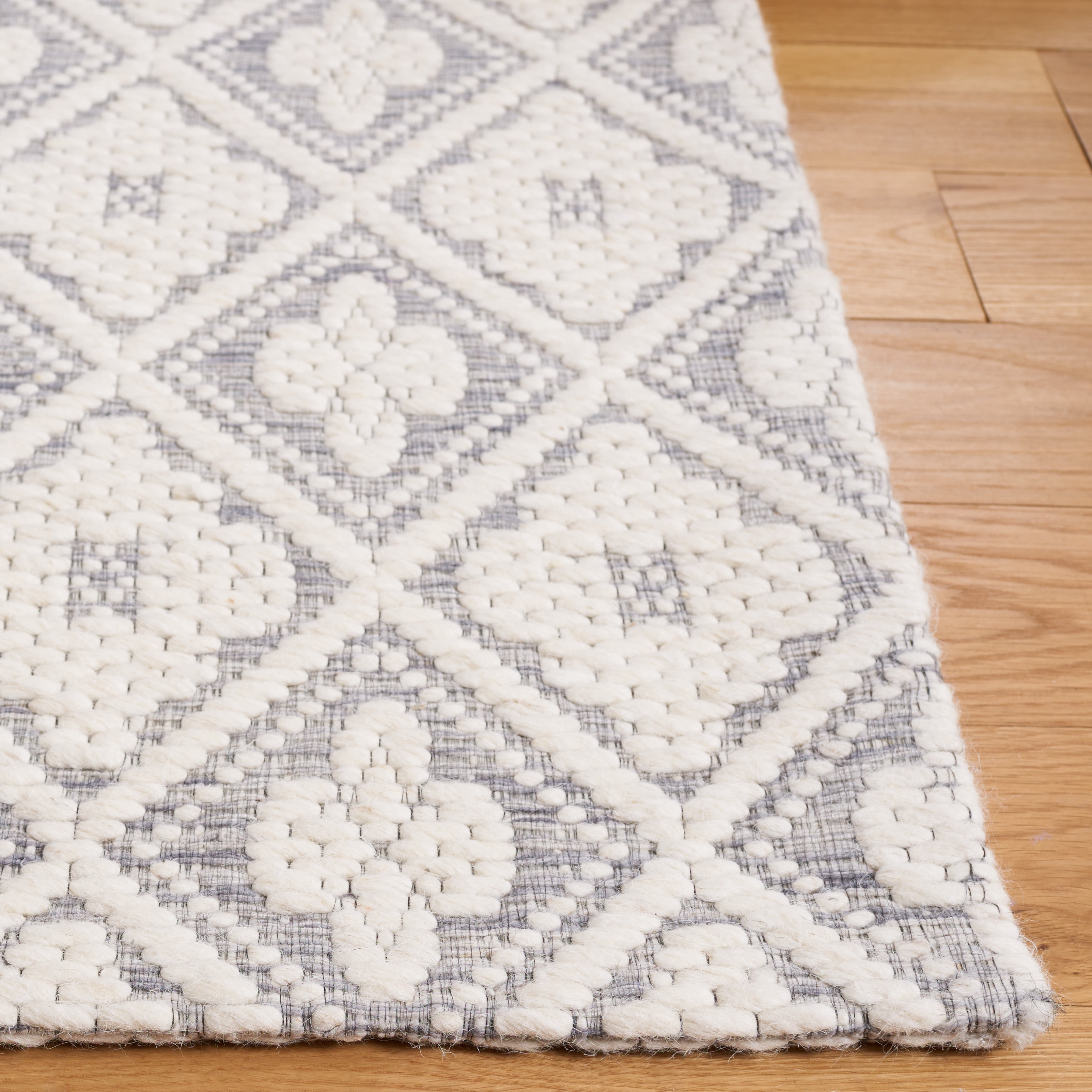 SAFAVIEH Marbella Rosario Geometric Area Rug, Grey/Ivory, 5' x 8'