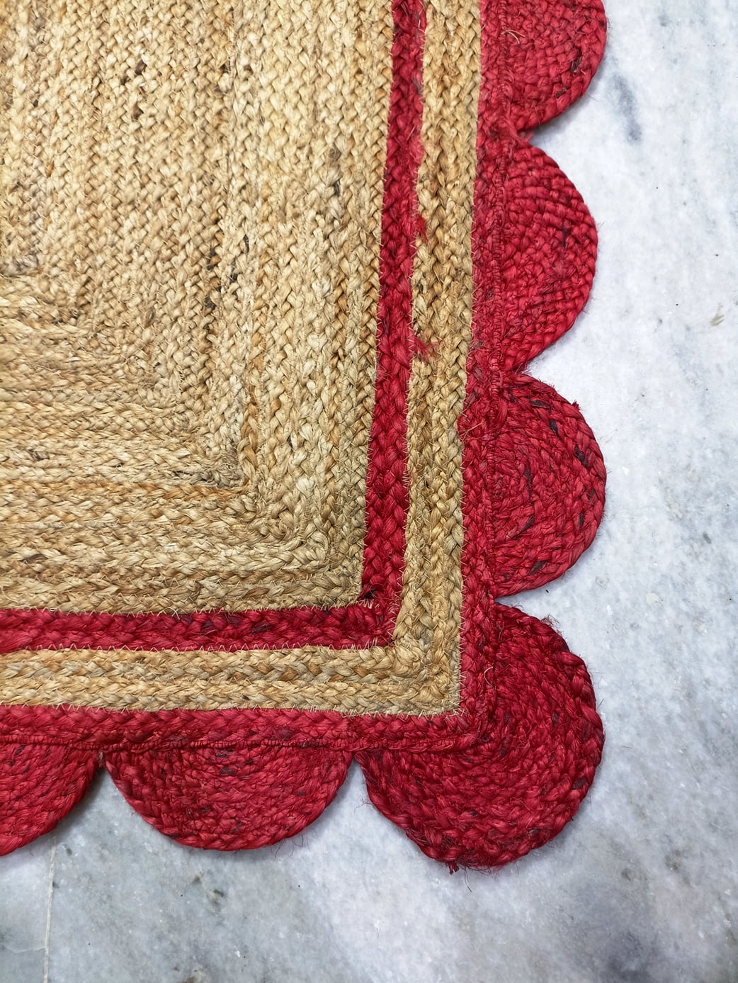 Indian Handmade Braided Natural Pure Jute with Red Scalloped Design Area Rugs Size 2 x 4 Feet ( 60 cm x 120 cm )