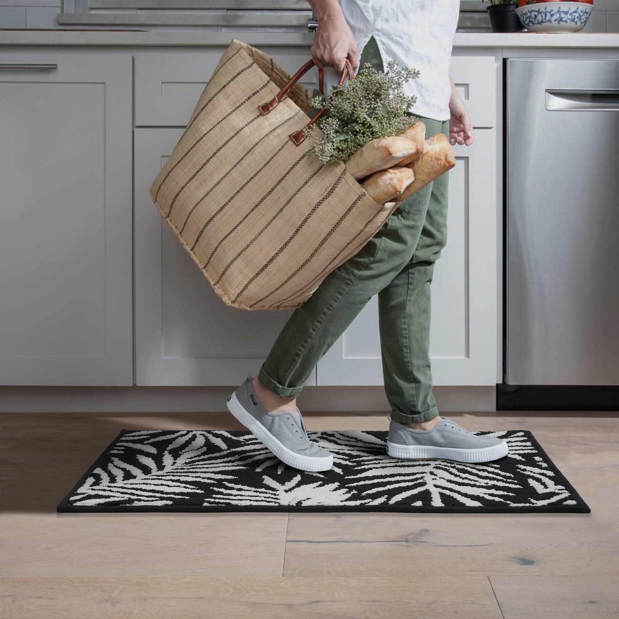 (2 pack) Mainstays Jacquard High Low Loop Kitchen Mat 18"x 27" Rich Black & Arctic White
