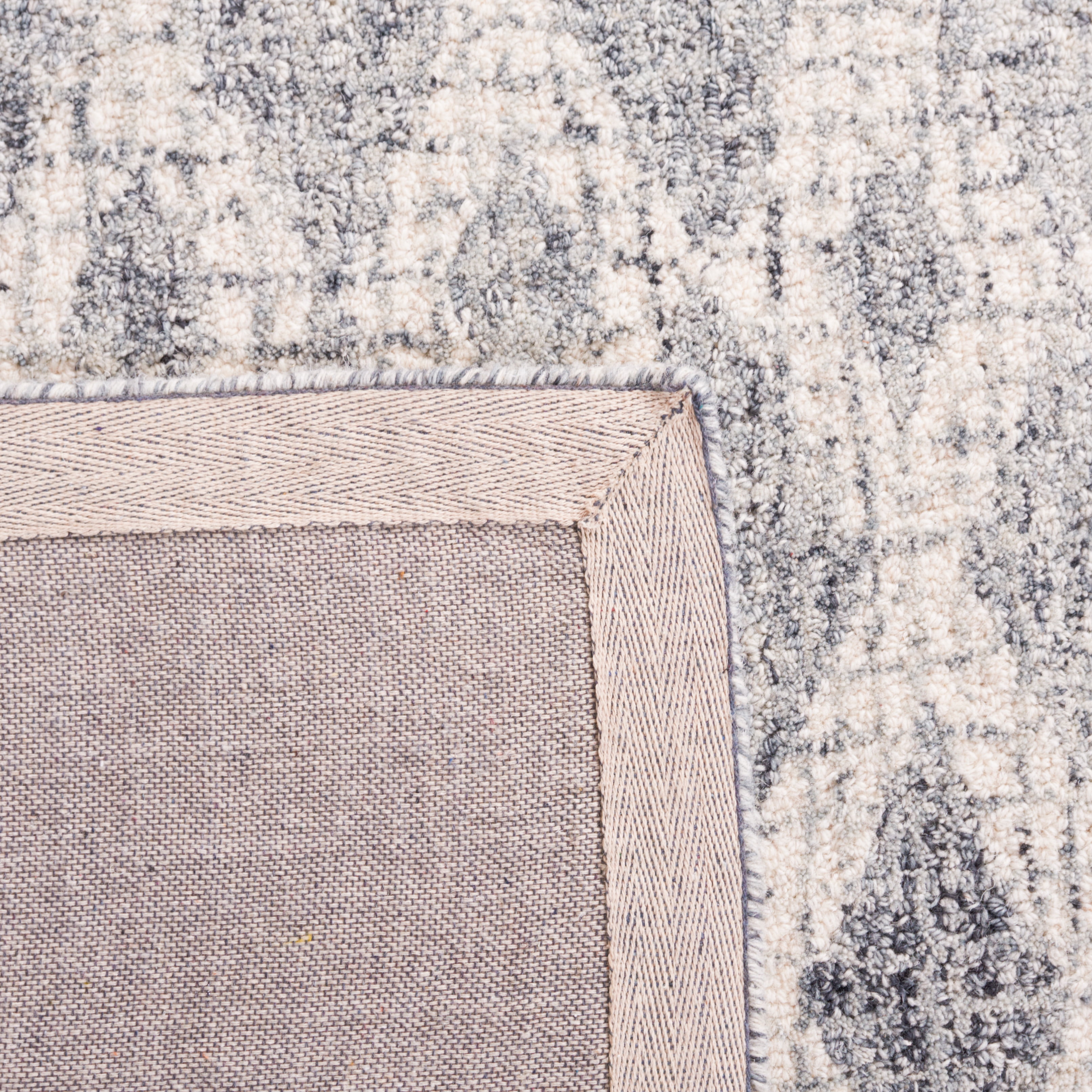 SAFAVIEH Abstract Darian Geometric Diamonds Area Rug, Gray/Ivory, 4' x 6'