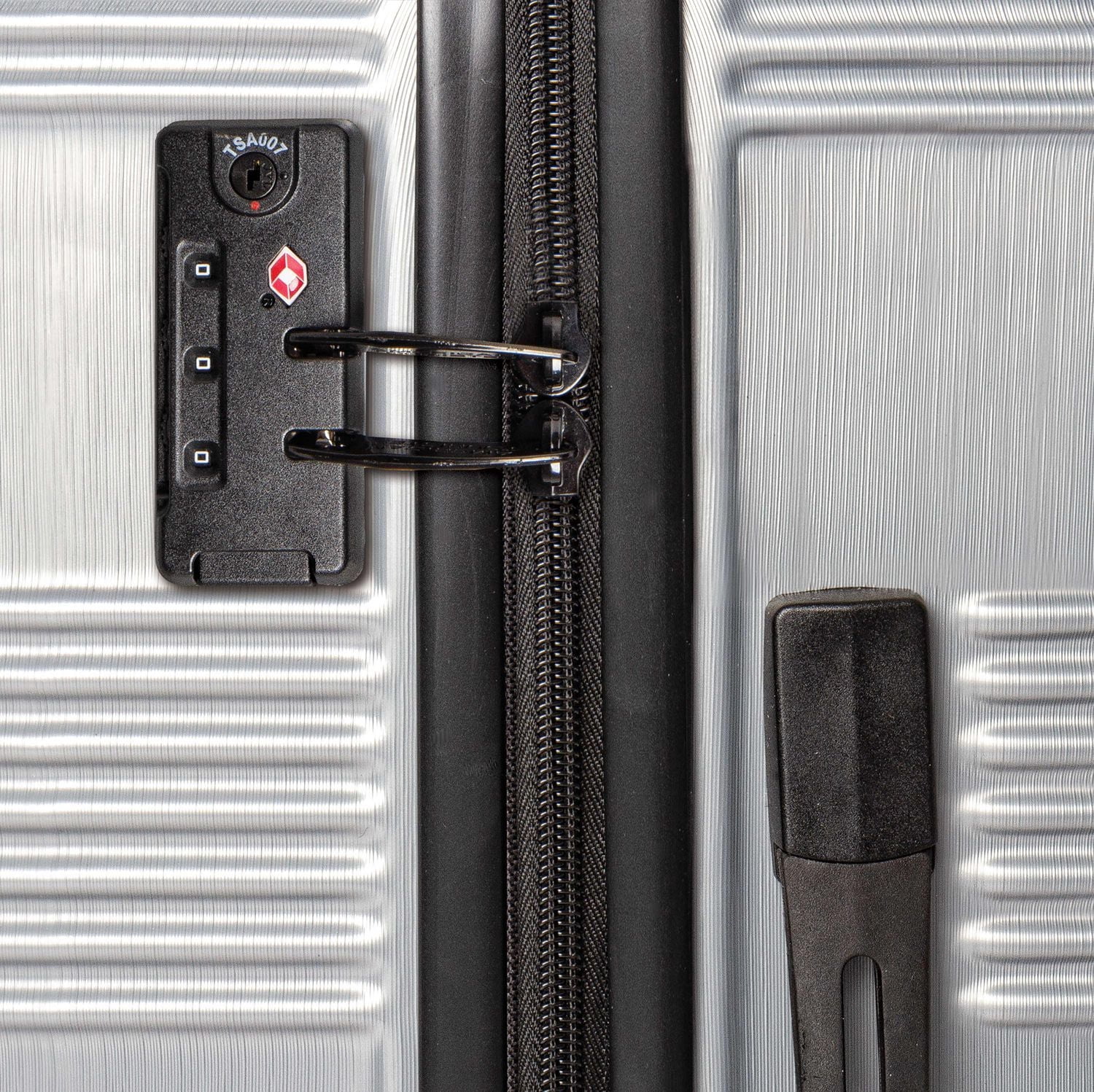 American Tourister Unify Spinner Carry-On