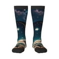 thumbnail image 1 of Fotbe Artistic Starry Sky Moon Book Calcetas Divertidas Estampadas para Hombre y Mujer, Calcetas de Algodón hasta la Rodilla para Caminar, Correr, Enfermería y Embarazo, 1 of 6
