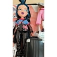 thumbnail image 3 of Muñeca de moda original Bratz Pretty 'N' Punk Meygan Jade Sasha Yasmin CLOE 2 trajes Maleta Muñeca coleccionable Juguetes para niñas Regalo, 3 of 5