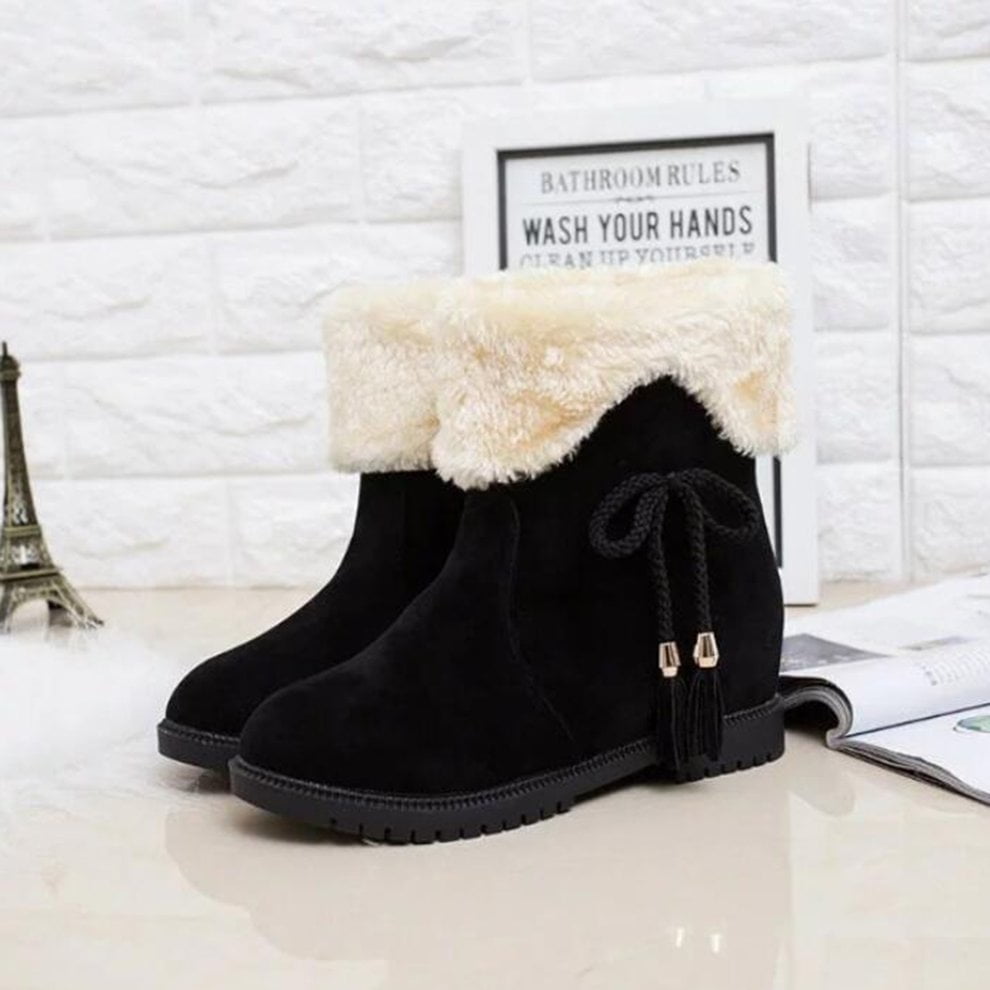 fashionable warm winter boots